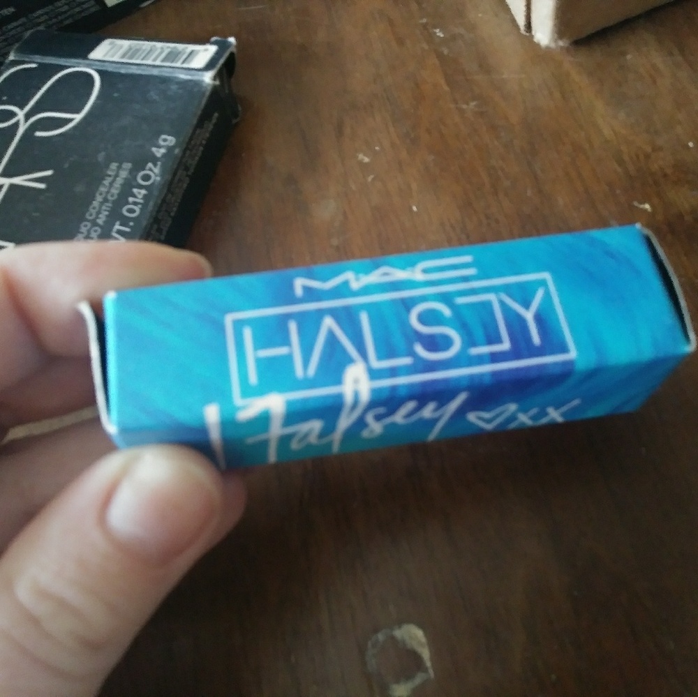 LE MAC Halsey Lipstick